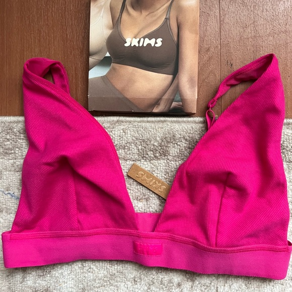 SKIMS Other - Skims triangle ribbed Bra LE Raspberry